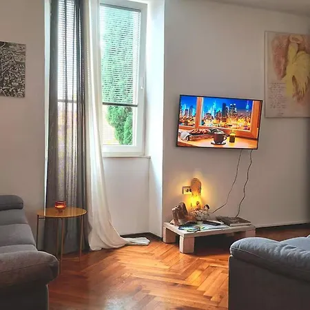 Apartman Apartment Central With Free Parking