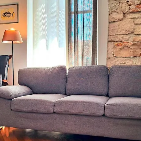 Apartment Central With Free Parking Pomer